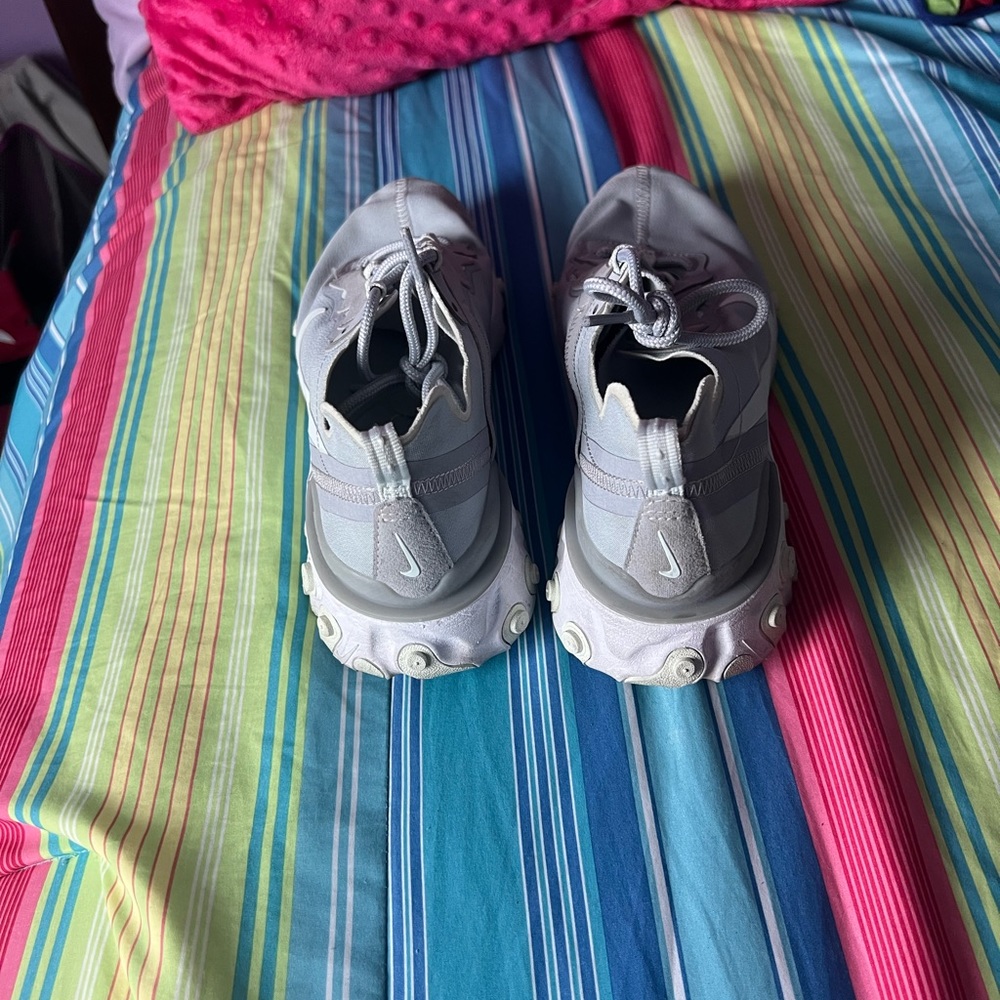 Nike shoes size 8